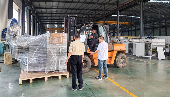 大型330斬拌機（jī）發貨